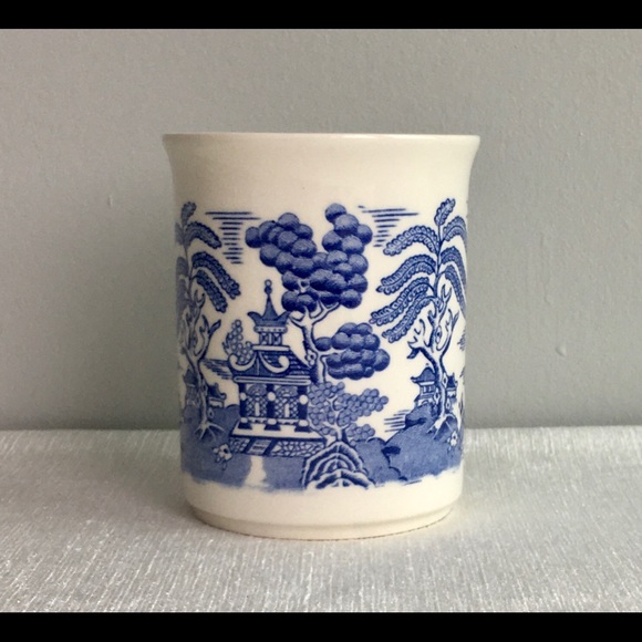 VINTAGE blue willow ironstone mug - Picture 3 of 4